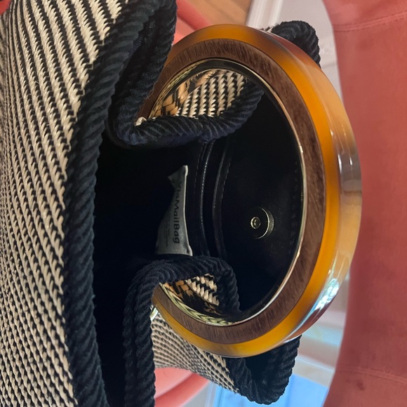 Mirta Via Mail Bag. Excellent Condition - Picture 7 of 7